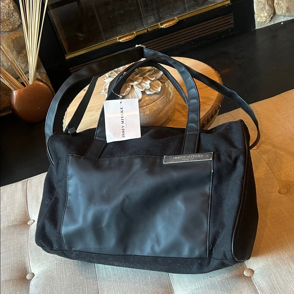 NWT Issey Miyake L’EAU D’ISSEY Pour Homme Travel Bag
